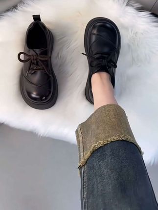 女秋冬2025新款黑色百搭学院风厚底小皮鞋显瘦深口乐福鞋 #秋冬新款#乐福鞋#学院风穿搭 #黑色小皮鞋