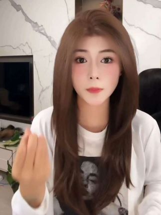 假发高层次显白进口丝假发 涵涵专属《温柔香》黑茶色高层次大蕾丝进口丝假发头套#假发 #显白发色 #修饰脸型 #假发补发 #一个发型拯救一张脸 @DOU+上热门 @DOU+好生意 @巨量千川