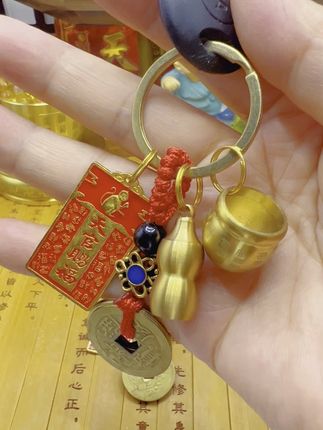 #汽车钥匙扣 #钥匙扣 #天官赐福钥匙挂件 #黄铜百福缸钥匙挂件