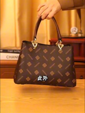 轻奢女包新款手提女士包,潮流小众气质,小包包波士顿,单肩斜挎包#单肩斜挎包 #手提包 #气质百搭 #包包