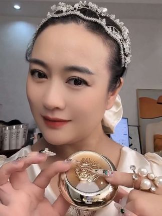 黄皮瑕疵皮,斑点痘印救星!贝诗佳虫草气垫:遮瑕养肤一步到位,带妆12小时越夜越美!送口红+替换装!赠品直接白给!#气垫 #遮瑕不脱妆 #气垫推荐 #磨皮底妆 #底妆 ,