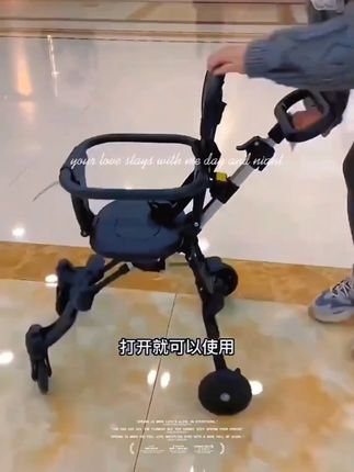 终于找到一款满意的遛娃神器了!这个是可以折叠的婴儿手推车,出门带着很方便,而且还是双向旋转座椅,宝宝可以跟大人面对面坐着,不用的时候收起来也不占地方。平时带孩子出去逛街散步简直太合适了!快给你家宝贝安排一个吧!#折叠车 #推车 #宝宝 #好物推荐 #宝妈推荐