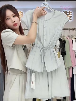 【厂家直销】轻通勤圆领松弛感显瘦无袖上衣短裤两件套-2222A#松弛感穿搭 #套装推荐#夏季新款#新款上新#夏日通勤休闲穿搭