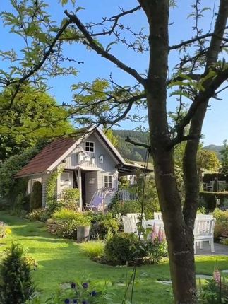 瑞士阿尔卑斯雪山下的小镇,美景常伴,适合养老。#旅行 #治愈系 #治愈系风景