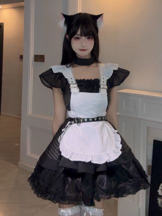 压力有点大刚雷 #鸽子摇 #鸽子摇舞蹈挑战 #女仆装