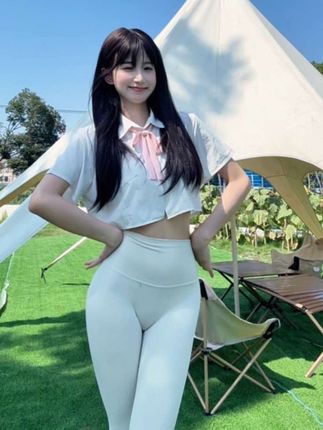 我甜还是它甜#甜妹#瑜伽裤#清纯甜美 #手势舞#正常穿搭无不良引导