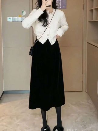 #丝绒半身裙#洋气减龄#女人味十足#半身裙#气质百搭