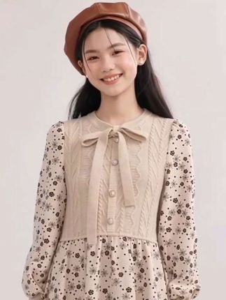 穿上碎花针织拼接连衣裙,邂逅温柔与浪漫,开启美好穿搭新体验~ #秋季穿搭分享 #温柔系穿搭 #氛围感连衣裙 #每日穿搭 #时尚穿搭种草