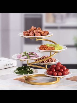 摆盘神器架子,多层设计纵向利用空间,热菜、凉菜、汤碗各就各位,再也不用把盘子叠着放,桌面瞬间清爽一半。稳固支架承重力强,连装满汤的砂锅放上去都稳稳当当,用餐更安心。#摆盘技巧  #厨房必备神器  #颜值餐具  #菜盘架  #冷盘架子