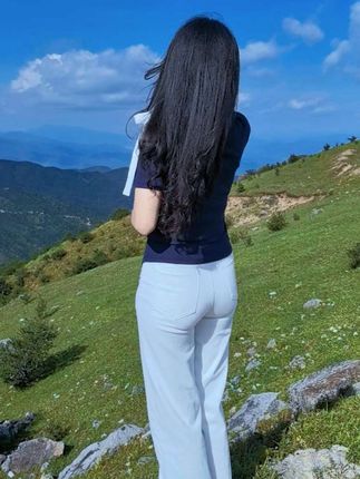 就像白鸽 不会爱乌鸦,你像野马不会为我停下,我们走过了一段最美年华,最后变成了 最痛伤疤……#想你一次就落一粒沙