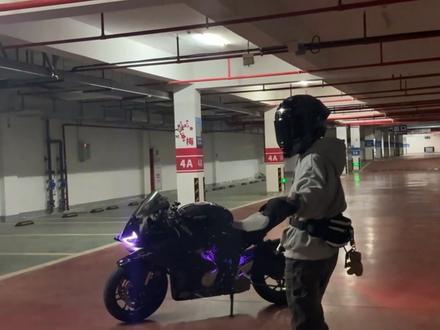 你到底在为谁等待
#创造灵感 #两难#百万转场 #机车