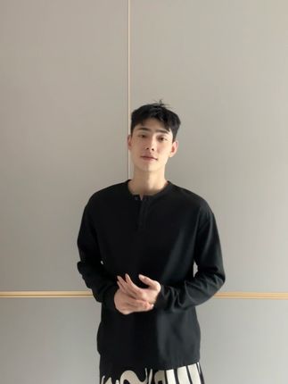 回复 @多喝椰子水的评论 小骨架的变帅秘诀,整件显壮的亨利衫#男生穿搭日记 #男生穿搭 #男友穿搭 #ootd穿搭 #男生必备
