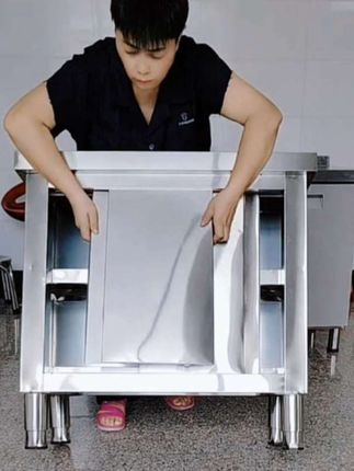 304不锈钢工作台,厨房专用操作台,整体都是不锈钢材质的,厨房家居,厨房工作台
