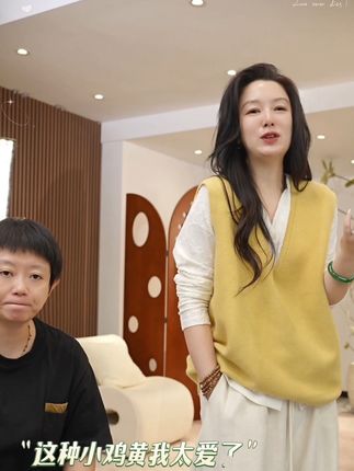 加莉简约复古针织马甲 三种颜色都很爱 搭配高领蕾丝都好看 上身休闲时尚好搭配#时尚气质穿搭 #舒适穿搭 #优雅气质 #尤加莉 #尤加莉服装穿搭