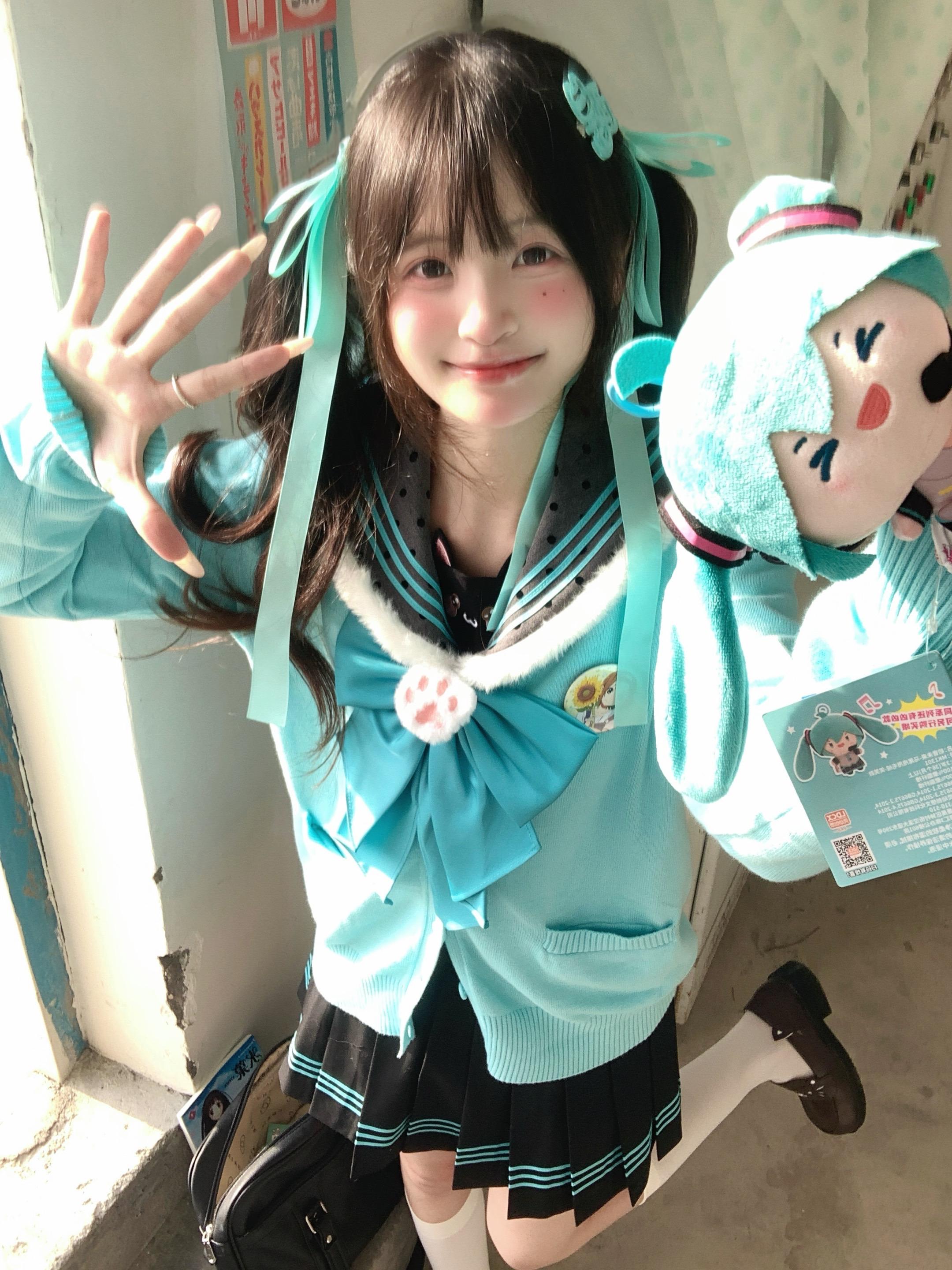 我天生可爱~古灵精怪!#甜妹统治世界🎀 #水手服jk #早秋jk穿搭