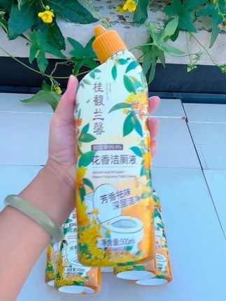 如果你家的#马桶有黄渍、那你一定要试试这个#洁厕剂,它能快速瓦解马桶里的污垢,用完还有一股淡淡的#栀子花香,而且它的价格也很实惠,买一次够用好久了#卫生间清洁剂 #清洁神器