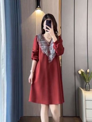 #裙装穿搭 #谁穿谁漂亮 #新款连衣裙 #时尚穿搭女装 #女人味穿搭