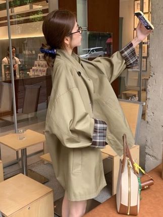 #轻松解锁秋季穿搭 风衣外套女2025秋季新款撞色气质单排扣短款小个子立领大衣#风衣 #秋冬穿搭 #跨越双星智享未来 #当恋爱人格家电化