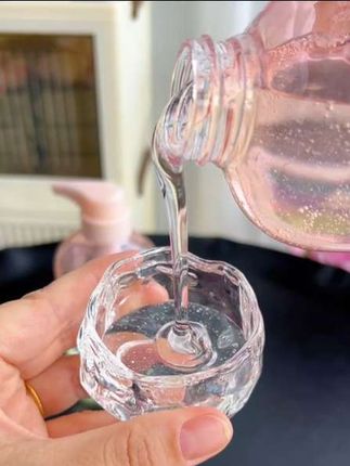 妈妈们快来薅这个#兔头妈妈 洗沐二合一现在直接拍一发二了,添加了桃叶精华,清洁的同时补水保湿#洗发沐浴露 #洗护好物 #宝宝洗发沐浴露#宝妈推荐