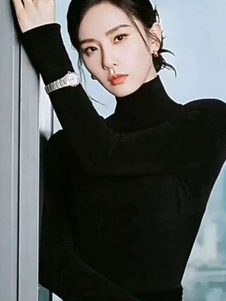 秋冬女士时尚内搭黑色毛衣打底衫上线了!#秋冬穿搭新鲜感在线#早秋穿搭三分钟出门不是梦#秋季微胖穿搭测评#打底衫@杨琦云