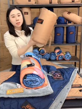 露营usb电热毯 加热野餐垫 加绒可拼接野餐垫 睡袋加热内胆 #电热毯#热门#抖音二创激励计划 #户外#旅行推荐官@DOU+小助手