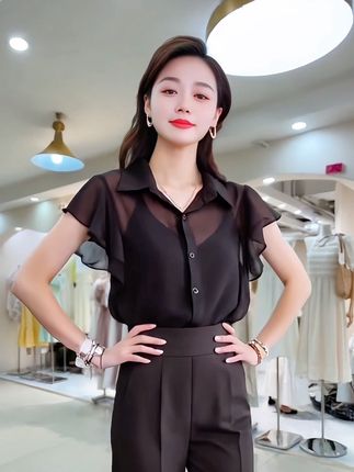 这件衣服太好看了#女装 #时尚穿搭 #谁穿谁好看系列 #胖瘦都能穿 #面料柔软舒适