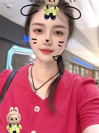 热得不行,出来吃饭。 #穿搭