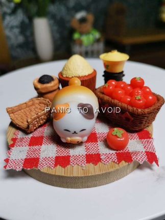 小伙伴们,它在干嘛?快来围观……#每日分享 #蛋糕🍰 #看过来 #手工diy #创意美食