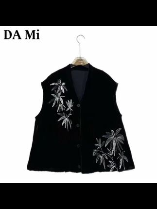 【大蜜】# 时尚宽松显瘦手工钉亮片重工丝绒V领A字马甲女装#重工 #女装