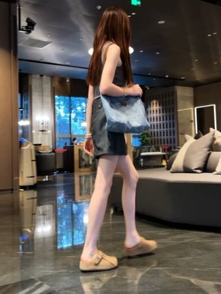#今日穿搭 #穿搭搭配 #胖瘦都能穿出洋气感 #鞋子搭配 #秋季穿搭 😍😍😍厚底勃肯拖