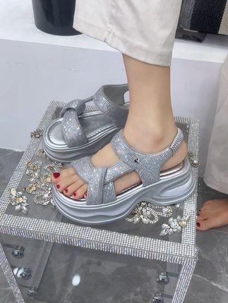 #好看的鞋子 #厚底凉鞋 #百搭沙滩鞋 #小个子穿搭 #软底软面穿上超舒服