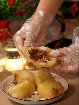 贵州糍粑包豆腐,老人孩子都喜欢的一道美食特产,当零食夜宵正餐都很安逸#糍粑包豆腐 #糍粑豆干 #贵州特产
