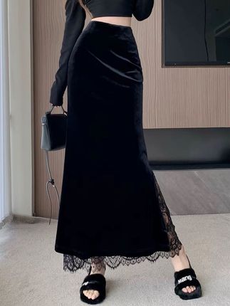 半身裙 黑色高腰显瘦蕾丝拼接鱼尾裙秋冬气质修身丝绒开叉包臀半身裙#优雅气质 #鱼尾裙 #半身裙 #包臀裙 #丝绒裙