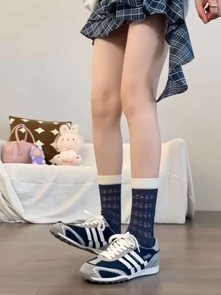 #好穿不累脚 #好穿又好搭 #软底软面穿上超舒服 #谁穿谁好看 #脚宽脚胖都可以