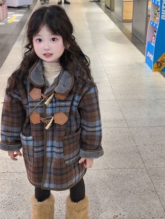 韩系满满的格子大衣,内里一体绒,巨厚实巨保暖#高品质童装 #萌宝潮童穿搭 #童装教搭配 #女儿穿搭 #童装上新