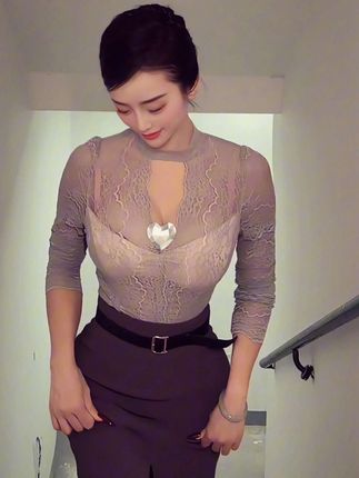 如果一切都会变,请你记住我望向你的眼睛 #西瓜妈妈 #女人味穿搭 #御姐 #日常分享 #小妈感