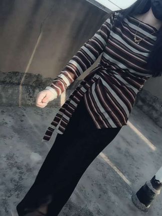 “季节变了,天气变了,和一些人的关系也变了 热情这东西耗尽了,就只剩下疲倦和冷漠了,心很贵,一定要装最美的东西, 情绪很贵,一定要接触让你愉快的人…”#秋季打底#条纹控#显瘦百搭