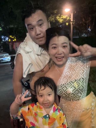 一转眼我的女孩就幼儿园毕业了,今天是非常开心的一天