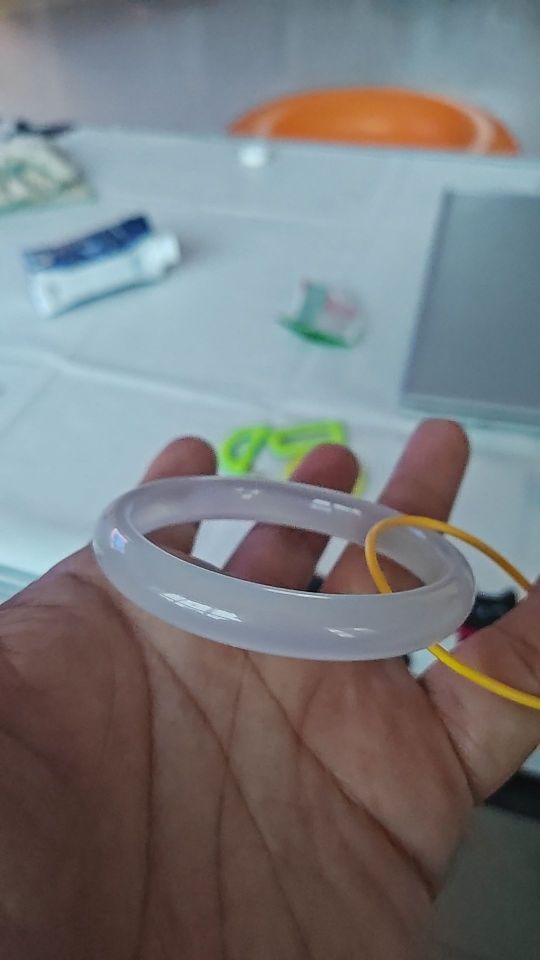 他家的手镯太透了,而且货真价实,比我买的500多的都好看,爱了,不打光就起杠光#我在抖音买买买