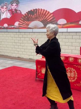 #舞蹈 #户外 (老奶奶跳桑巴)