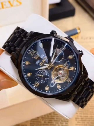 手腕上的指针像一段要等待的旅程,总有新的未知等待着你!#男表#手表# 机械表