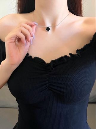 通体纯银不掉色,时尚百搭四叶草项链。#银饰纯银 #时尚饰品 #四叶草项链 #强烈推荐 #女生项链高级感