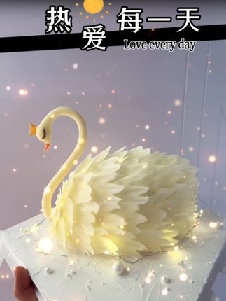 天鹅永远给人一种高贵、神秘的感觉 寓意着爱与忠诚#黑天鹅蛋糕 #鲜花蛋糕 #仙女蛋糕 #公主蛋糕 #同城好店推荐