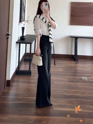 黑灰色·四面弹穿搭高腰直筒喇叭秋冬季牛仔裤女#穿出大长腿 #显高显瘦显腿长 #显高显瘦穿搭