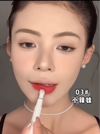 都2025了我看谁还没用过唇粉霜呢,显色不拔干,没用过的姐妹一定要试试#口红#唇釉#唇粉霜#平价彩妆#仙女必备