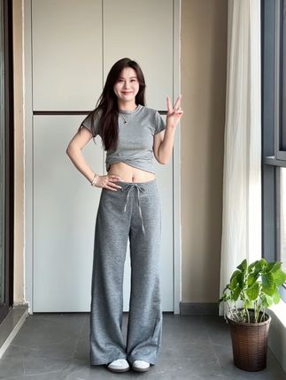 #卫裤 #休闲感穿搭 #百搭裤子 #小个子女生穿搭分享 #梨形身材显瘦穿搭公式