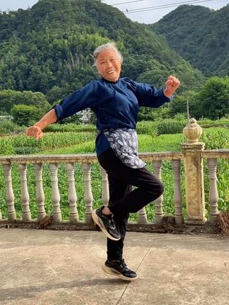 爱运动的老太婆