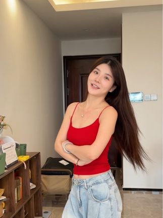 这块背心我可以穿到秋冬、他们家还做了加绒款#吊带 #吊带背心 #内搭吊带背心推荐 #单穿内搭都好看