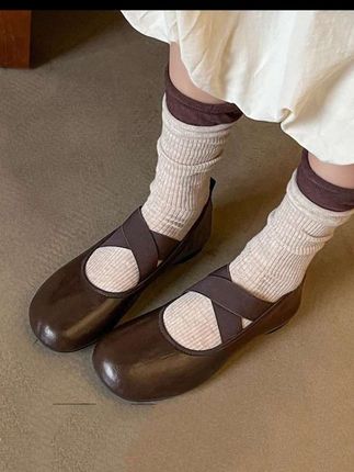 #百搭鞋子 #软底软面穿上超舒服 #时髦精的ootd #穿搭 #交叉带女鞋