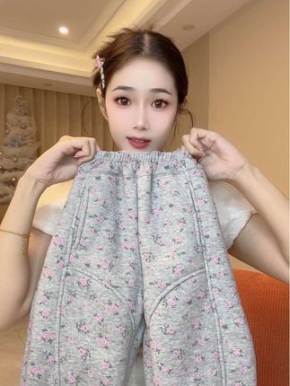 好看洋气的秋冬女童碎花弯刀直筒阔腿裤 精品又百搭#女童裤子穿搭 #面料柔软舒适 #高品质童装 #每日童装穿搭分享